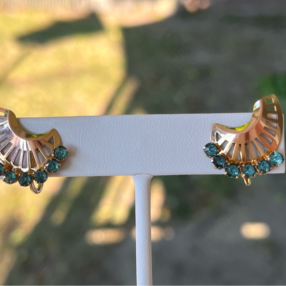 Van Dell blue stone vintage earrings.